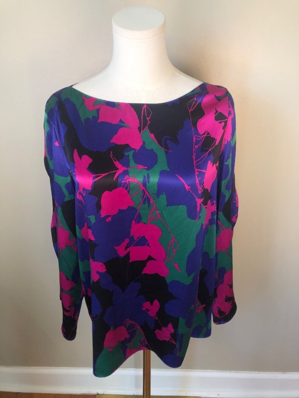Talbots 100% Silk Floral Blouse Top Size 8 Blue Green Pink Black Abstract Print